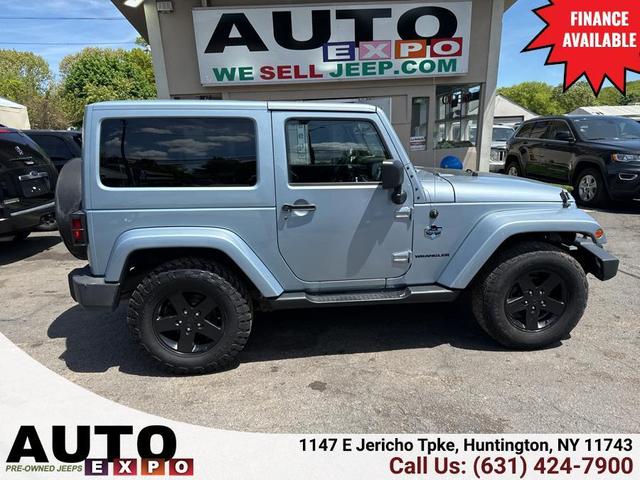 Photo of 2012 Blue Jeep Wrangler