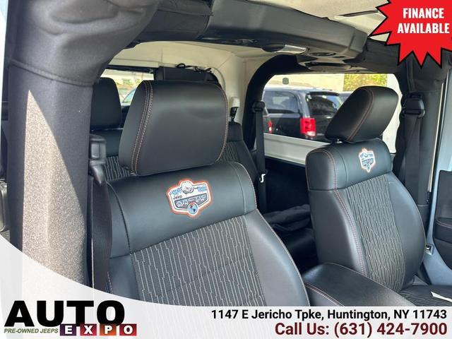 Photo of 2012 Blue Jeep Wrangler