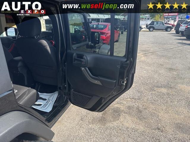 Photo of 2017 Black Clearcoat Jeep Wrangler Unlimited