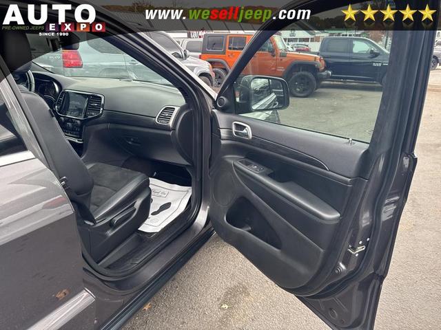 Photo of 2019 Granite Crystal Metallic Clearcoat Jeep Grand Cherokee