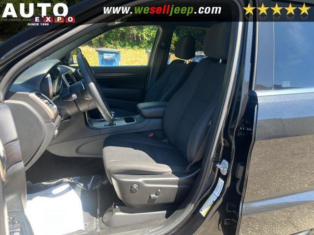 Photo of 2014 Brilliant Black Crystal Pearlcoat Jeep Grand Cherokee