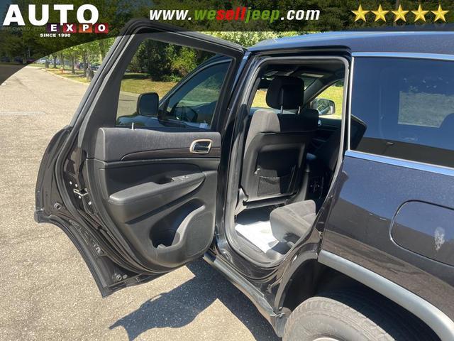 Photo of 2014 Brilliant Black Crystal Pearlcoat Jeep Grand Cherokee
