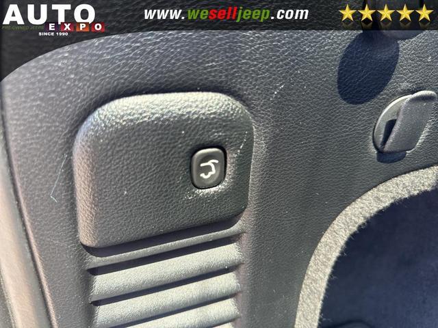 Photo of 2018 Blue Jeep Grand Cherokee