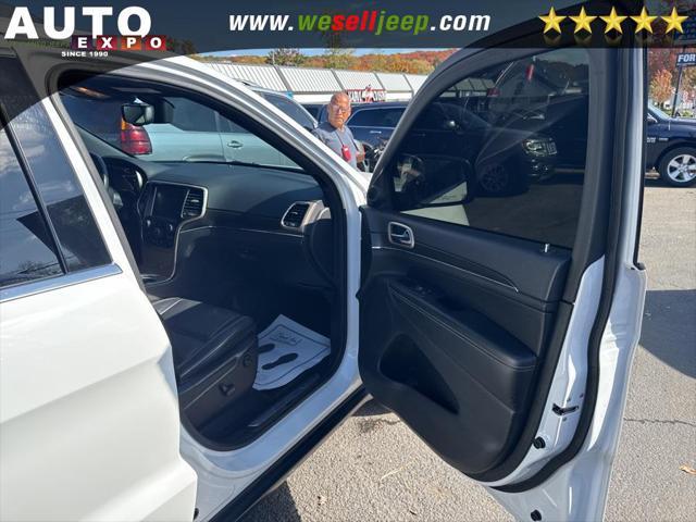 Photo of 2015 Bright White Clearcoat Jeep Grand Cherokee
