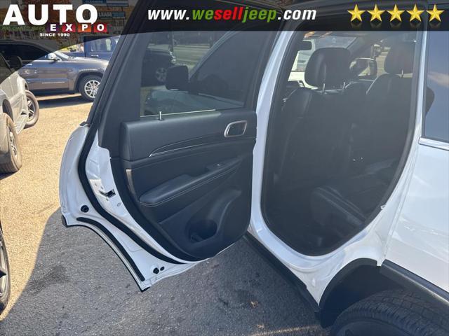 Photo of 2015 Bright White Clearcoat Jeep Grand Cherokee
