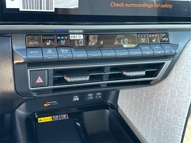 Photo of 2025 Wind Chill Pearl Toyota Camry