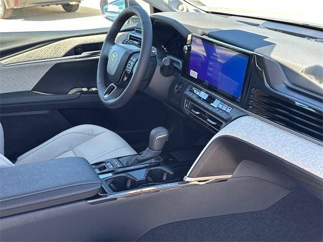 Photo of 2025 Wind Chill Pearl Toyota Camry