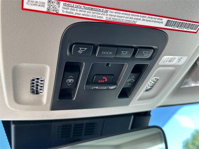Photo of 2025 Wind Chill Pearl Toyota Camry