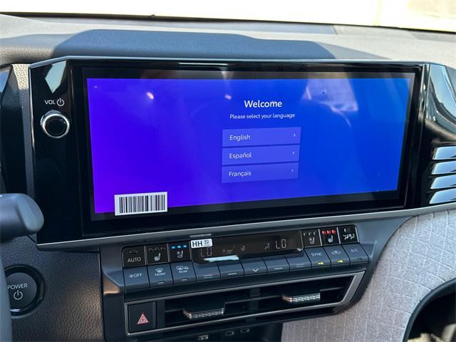 Photo of 2025 Wind Chill Pearl Toyota Camry