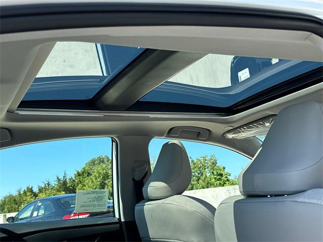 Photo of 2025 Wind Chill Pearl Toyota Camry