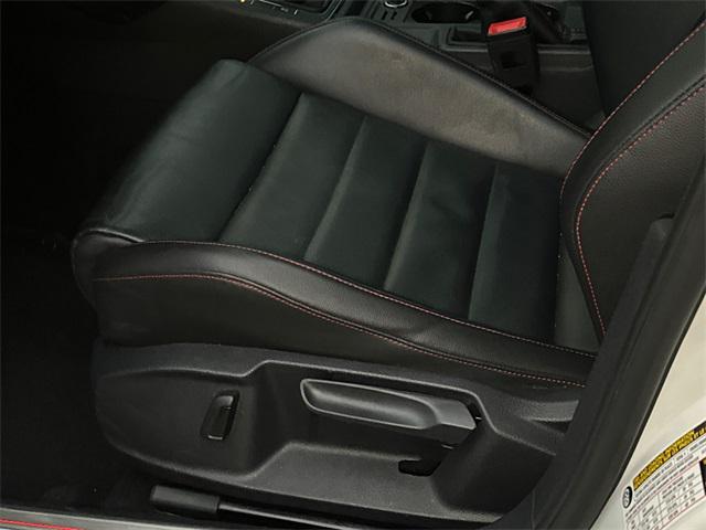 Photo of 2019 Pure White Volkswagen Golf GTI