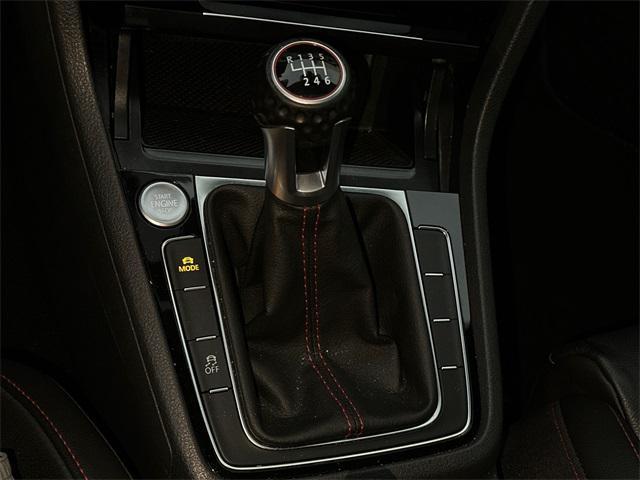 Photo of 2019 Pure White Volkswagen Golf GTI
