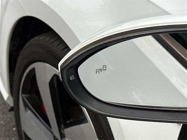Photo of 2019 Pure White Volkswagen Golf GTI