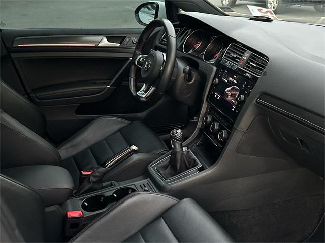 Photo of 2019 Pure White Volkswagen Golf GTI