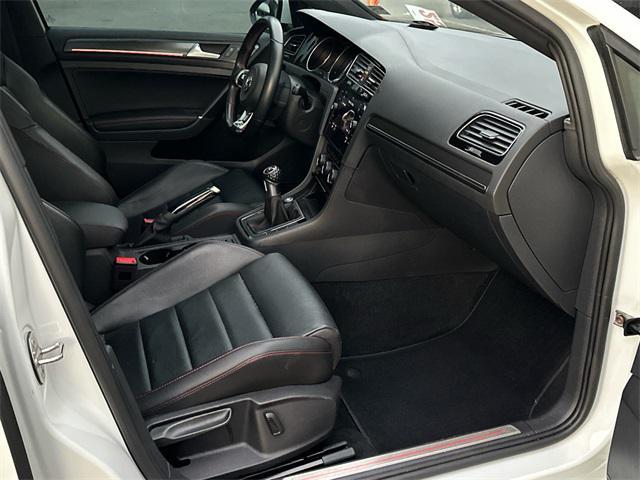 Photo of 2019 Pure White Volkswagen Golf GTI