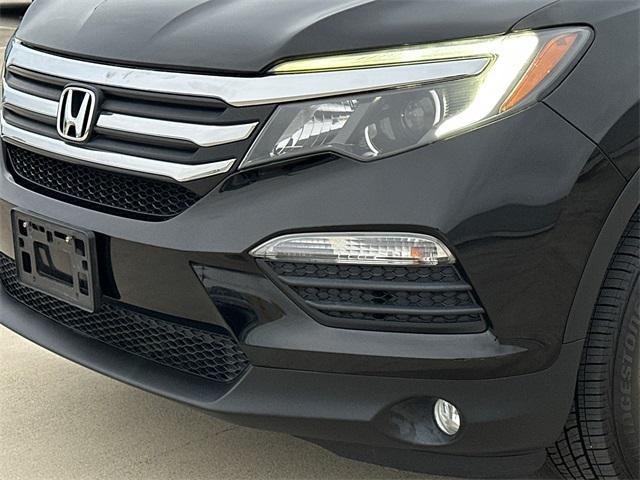 Photo of 2018 Crystal Black Pearl Honda Pilot