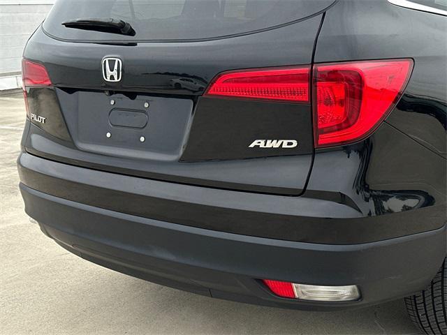Photo of 2018 Crystal Black Pearl Honda Pilot
