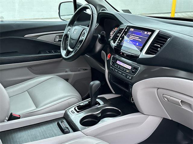 Photo of 2018 Crystal Black Pearl Honda Pilot