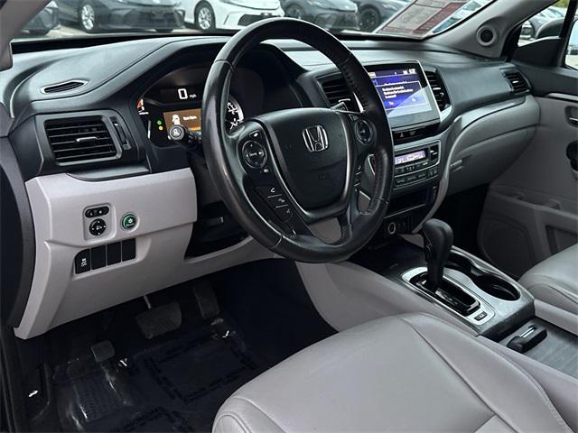 Photo of 2018 Crystal Black Pearl Honda Pilot