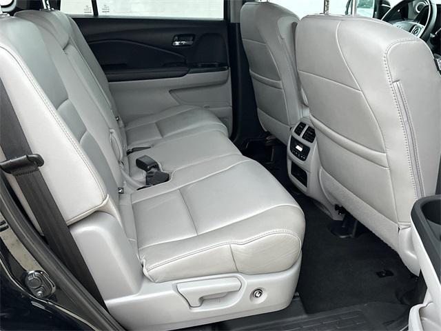 Photo of 2018 Crystal Black Pearl Honda Pilot