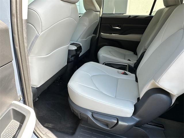 Photo of 2025 Cloud Toyota Grand Highlander
