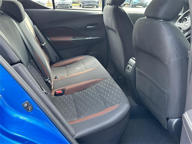 Photo of 2023 Electric Blue Metallic Nissan Kicks