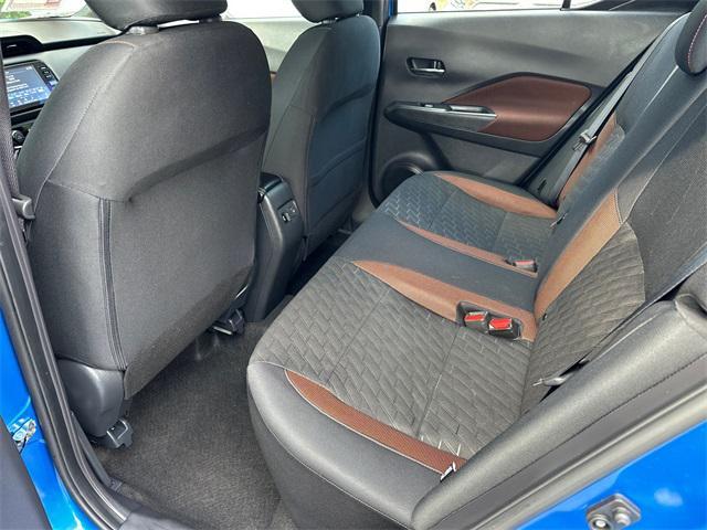 Photo of 2023 Electric Blue Metallic Nissan Kicks