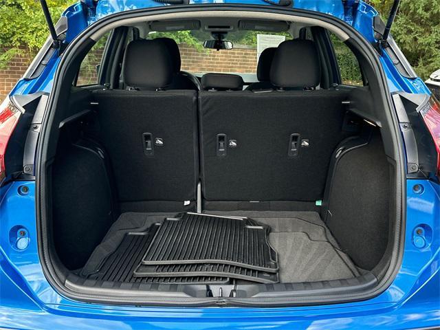 Photo of 2023 Electric Blue Metallic Nissan Kicks