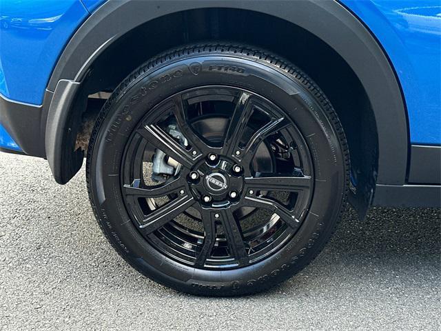 Photo of 2023 Electric Blue Metallic Nissan Kicks
