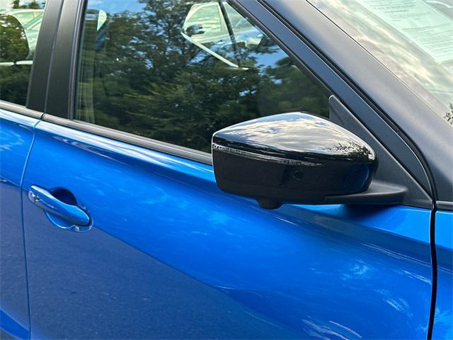 Photo of 2023 Electric Blue Metallic Nissan Kicks