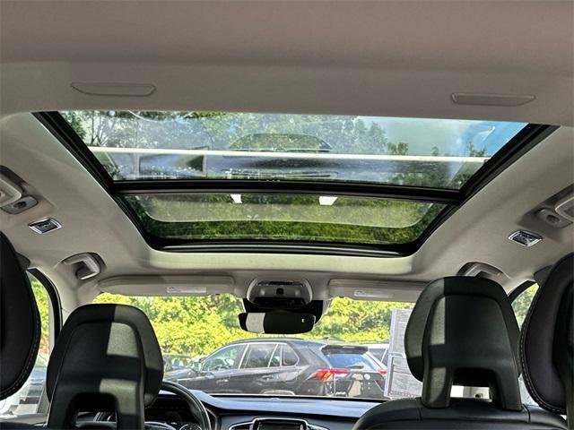 Photo of 2021 Crystal White Volvo XC90