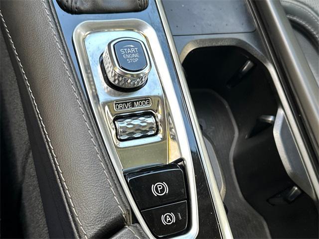 Photo of 2021 Crystal White Volvo XC90