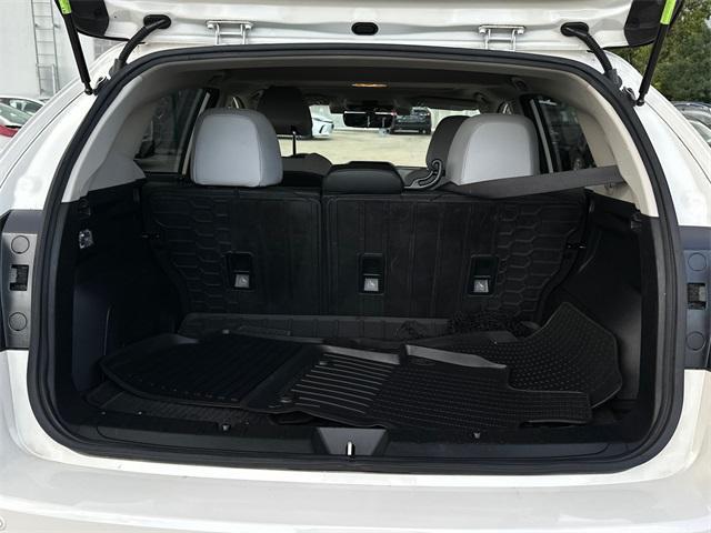 Photo of 2022 Crystal White Subaru Crosstrek