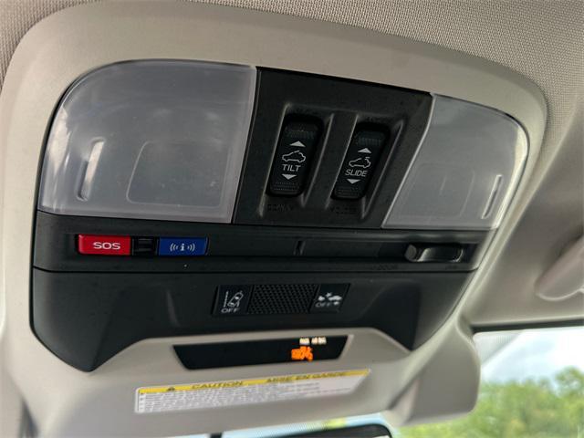 Photo of 2022 Crystal White Subaru Crosstrek