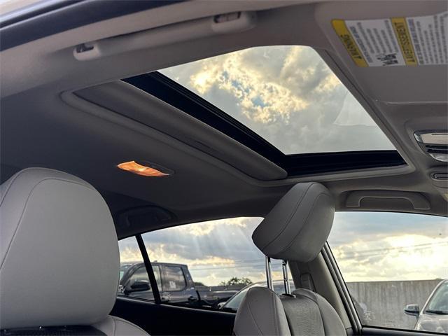 Photo of 2022 Crystal White Subaru Crosstrek