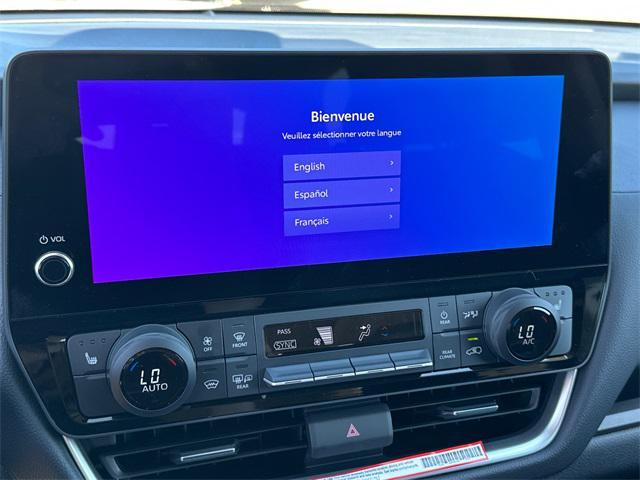 Photo of 2025 Midnight Black Toyota Grand Highlander