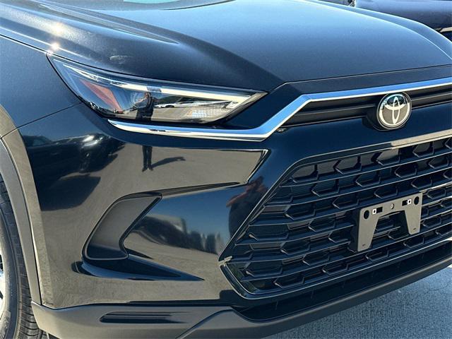 Photo of 2025 Midnight Black Toyota Grand Highlander