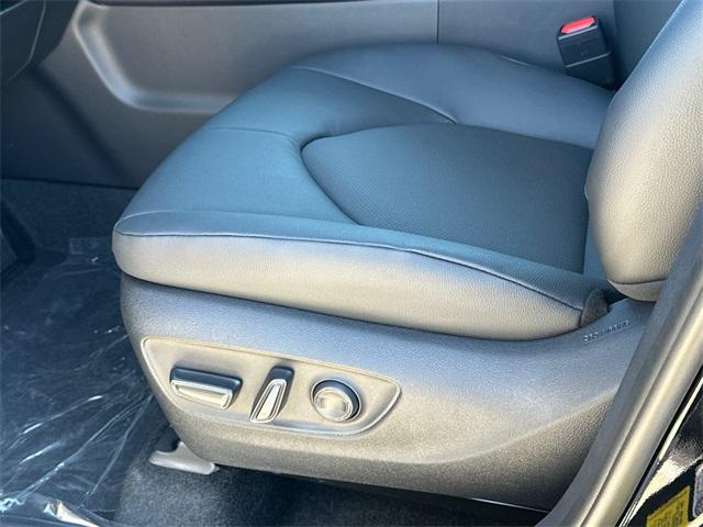 Photo of 2025 Midnight Black Toyota Grand Highlander