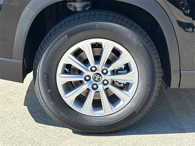 Photo of 2025 Midnight Black Toyota Grand Highlander