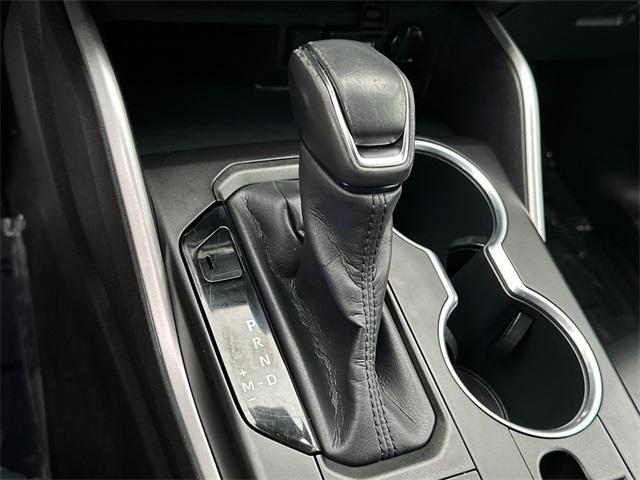 Photo of 2020 Midnight Black Metallic Toyota Highlander