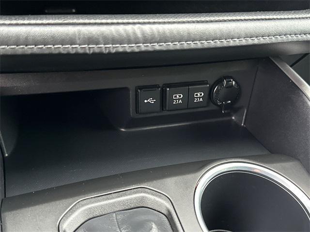 Photo of 2020 Midnight Black Metallic Toyota Highlander