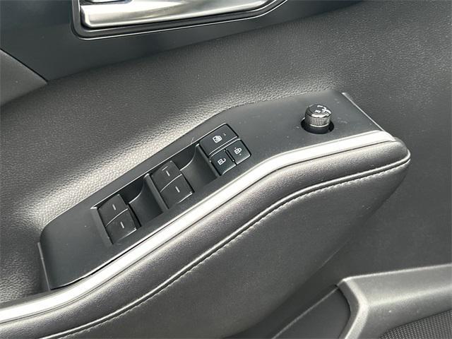Photo of 2020 Midnight Black Metallic Toyota Highlander