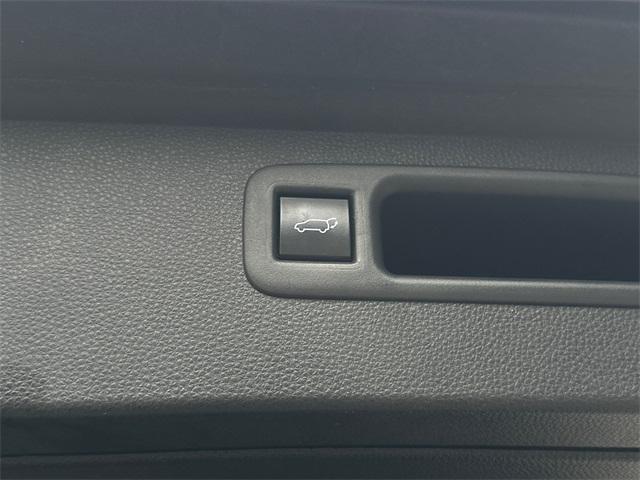 Photo of 2020 Midnight Black Metallic Toyota Highlander