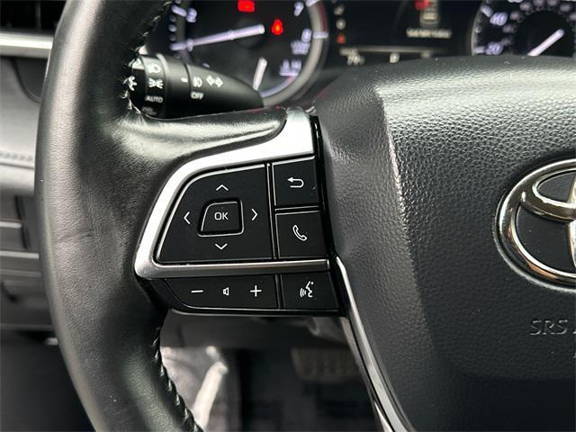 Photo of 2020 Midnight Black Metallic Toyota Highlander