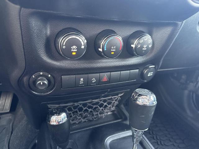 Photo of 2016 Black Clearcoat Jeep Wrangler Unlimited