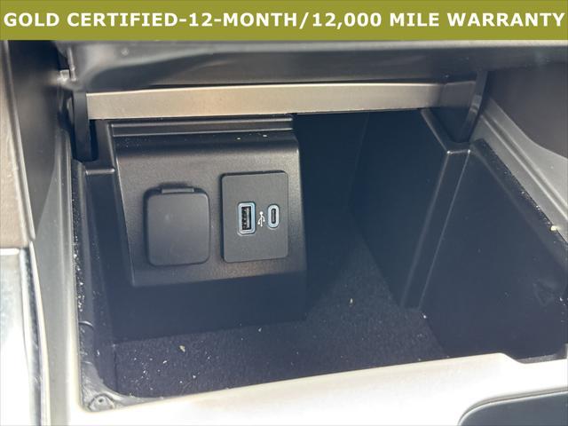 Photo of 2022 Rapid Red Metallic Tinted Clearcoat Ford Explorer
