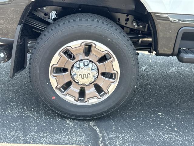 Photo of 2025 Star White Metallic Tri-Coat Ford F-350