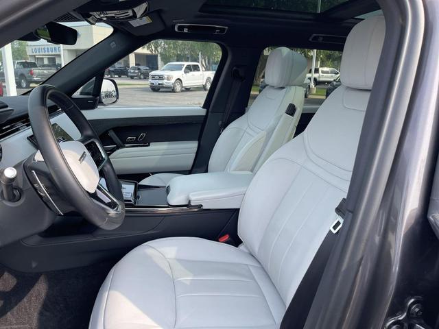 Photo of 2024 Gray Land Rover Range Rover Sport