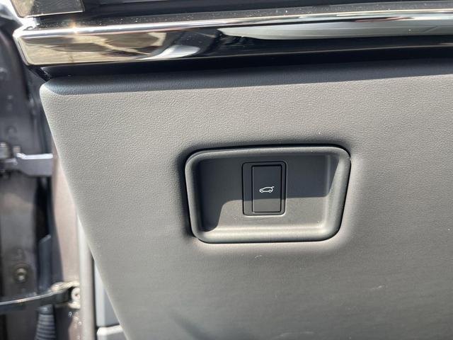 Photo of 2024 Gray Land Rover Range Rover Sport