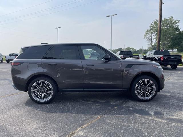 Photo of 2024 Gray Land Rover Range Rover Sport